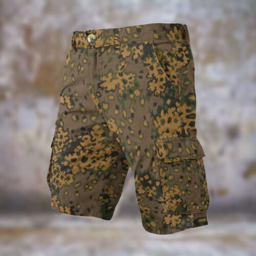 Alternative view of WWII German Eichenlaub Fall Men’s Camouflage Cargo Shorts