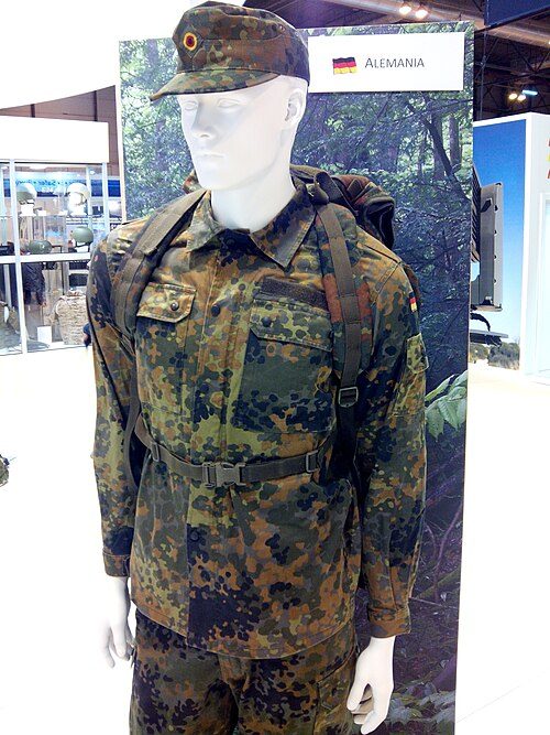 German soldier in Flecktarn uniform, Madrid 2015