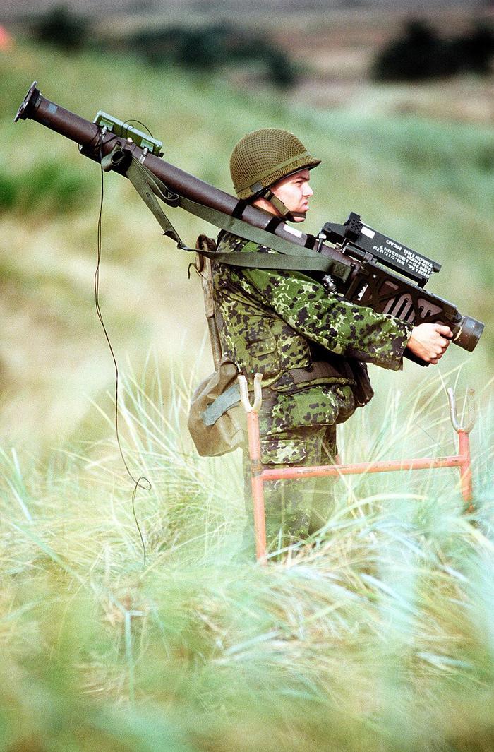 A Danish soldier with a Stinger MANPAD in M/84 camouflage, 1995.