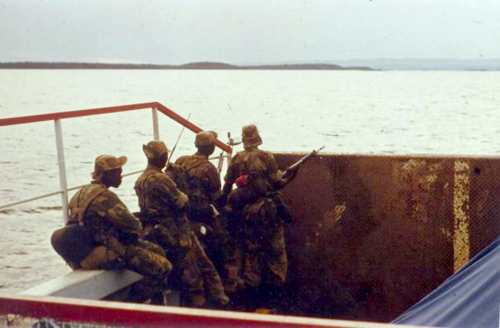Rhodesian African Rifles soldiers in brushstroke camouflage at Lake Kariba, December 1976