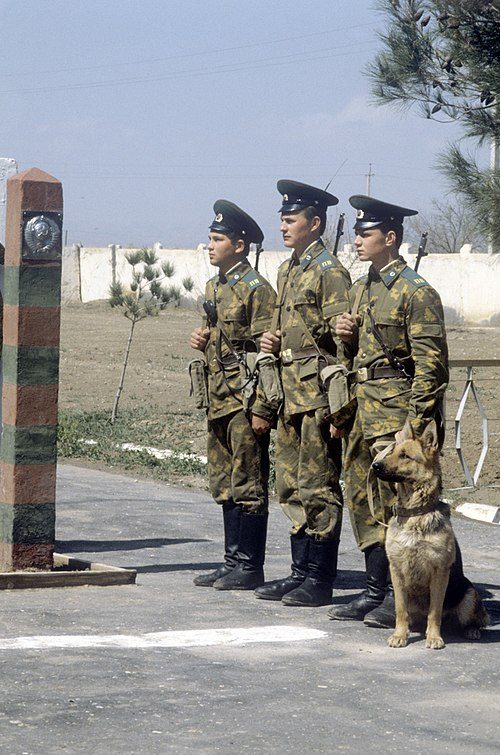 Soviet border guards ready for patrol in KLMK camouflage