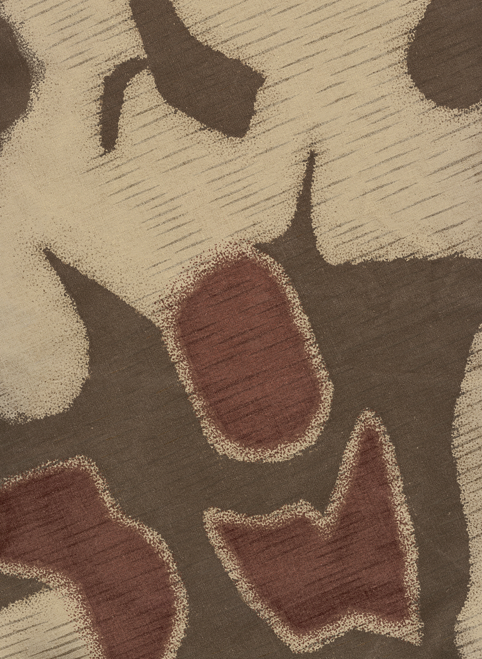 Close-up of Sumpfmuster 44 cloth: a light beige ground carrying rounded maroon and dark green shapes with soft, speckled edges