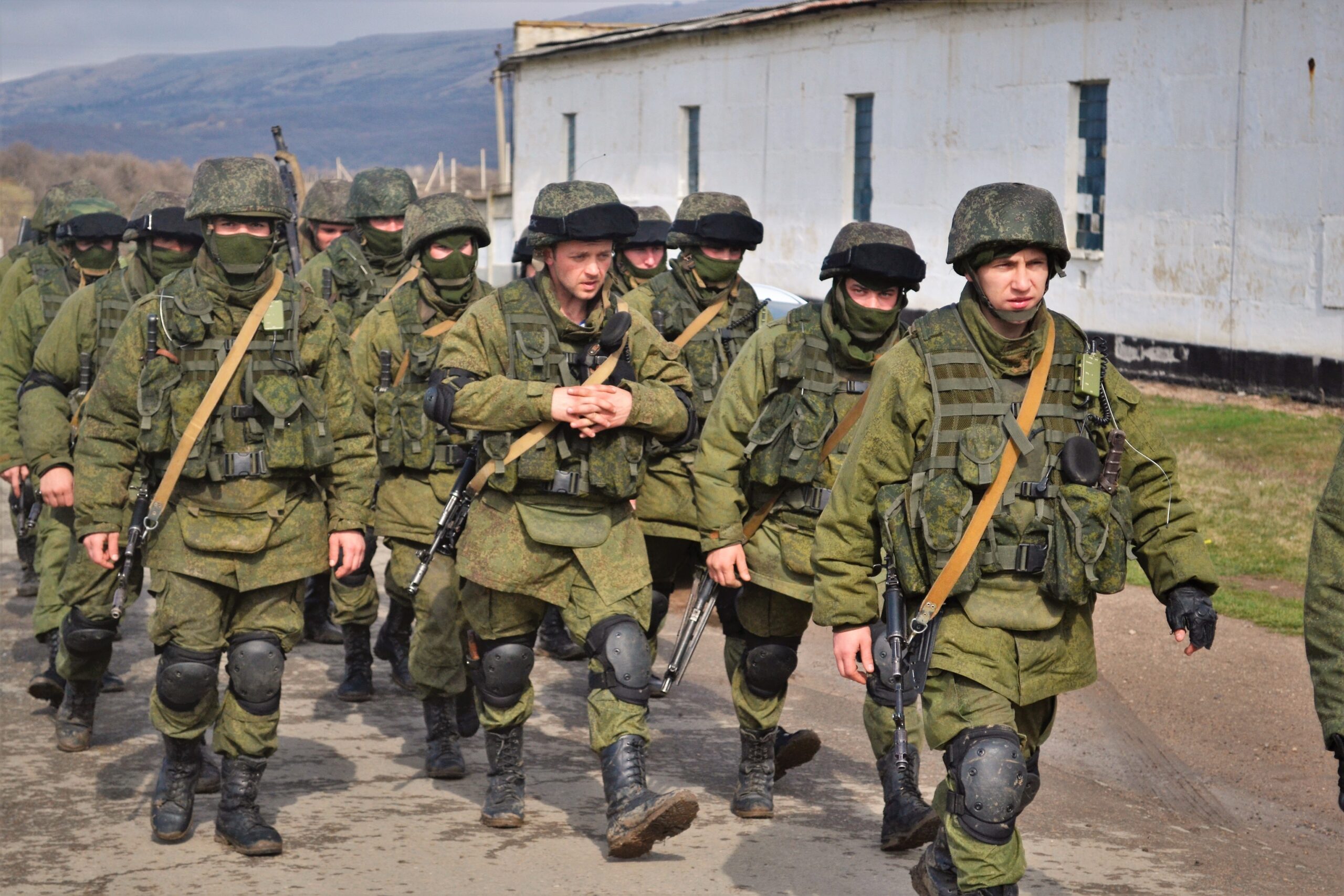 Russian troops in EMR digital camouflage at the Perevalne military base, Crimea, March 2014
