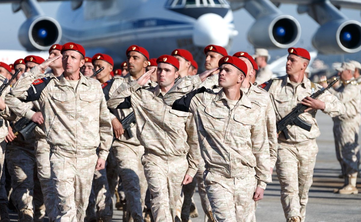 Russian service personnel in EMR camouflage at Khmeimim air base, Syria, December 2017